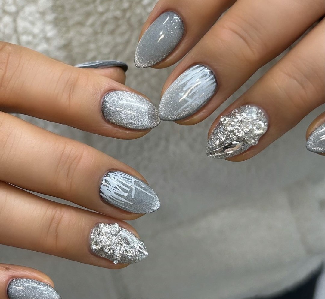 네일아트 뭘로 할지 골라줘!