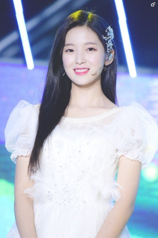 누가 더 예쁜얼굴임?