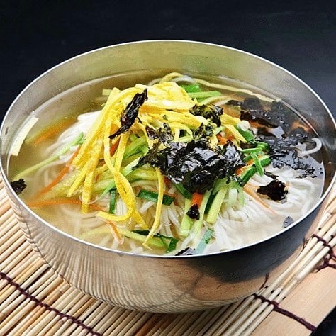 점심 메뉴 골라줘