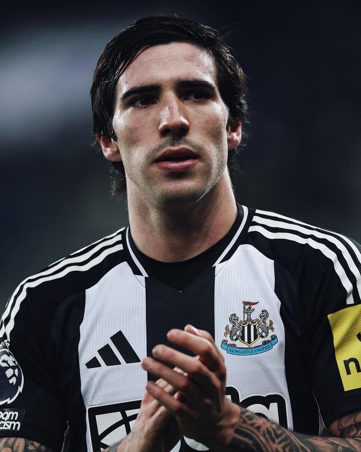 "1981억 이하로는 안 팔아!" 뉴캐슬, '여름 이적시장 최대어' 지키기 돌입→맨유-맨시티-레알 관심 속 헐값 매각 거부