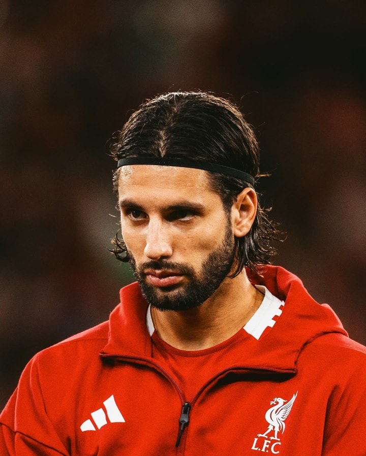 "입 다물고 경기나 해" 리버풀 분노 폭발! '넥스트 제라드' 소보슬라이 인터뷰 역풍→PSG전 완패 후 '헛소리' 비판 쏟아져