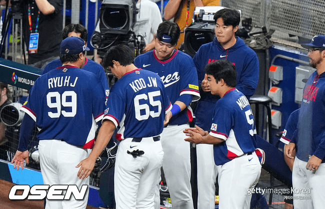 [속보] '이럴 수가' 8강 탈락 대표팀, 전세기 귀국 늦어진다...항공사 사정으로 16일 도착