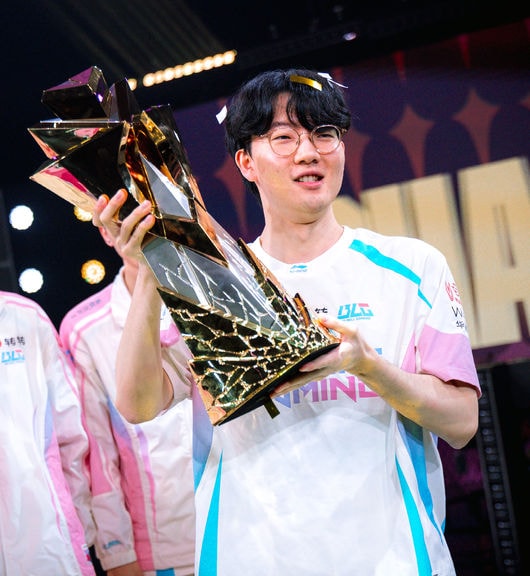 [퍼스트 스탠드] 中 BLG, G2 돌풍 잠재우고 우승…’바이퍼’ 박도현, 홀로 대회 2연패 ‘기염’
