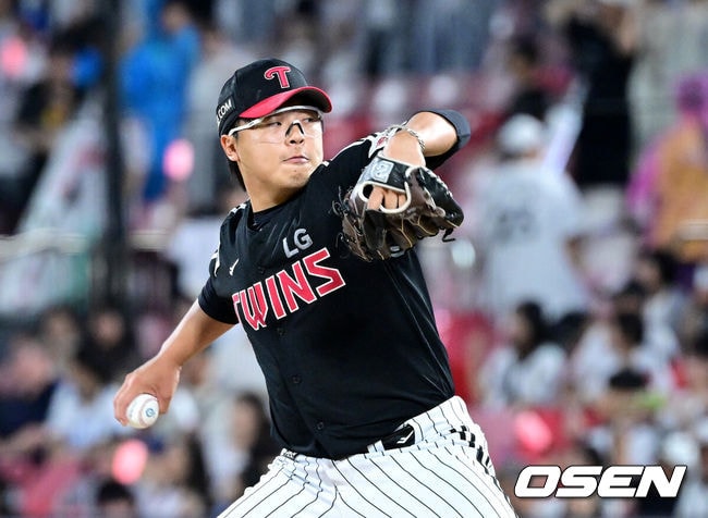 '수술 날벼락' LG 마당쇠 였는데, 팔꿈치 뼛조각 수술→인대 접합 수술...시즌 아웃→1년 재활
