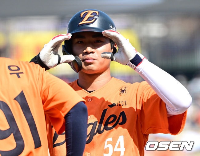 '안타-안타-안타' 개막전부터 최초 기록 썼다…슈퍼루키 수비 실책? 이 정도 세금쯤이야 [오!쎈 대전]