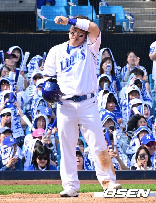 "힘들어하더라" 43세 베테랑 '외야수' 활용법, 박진만 감독 계획 '일주일 2경기→1경기' 일단 유지 [오!쎈 수원]