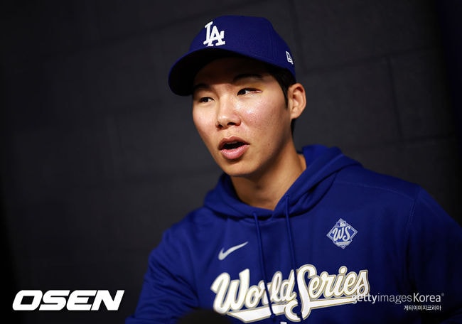 "김혜성도 받을 자격 있어! 다시 마이너 내려갈 걱정은…" 이 정도 평가라니, 드디어 '우승 반지' 실물 영접