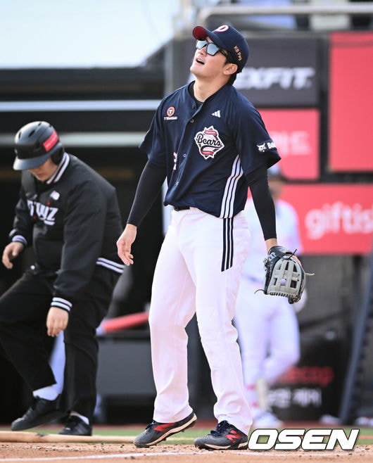 '한화 제쳤다' 수비의 두산, 韓 실책 1위 불명예 실화냐…실책-실책-실책 자멸, 일본 지옥훈련 효과는 어디에