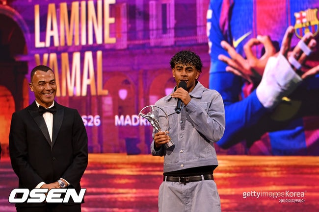 "메시는 역대 최고의 운동선수, 그의 발자취 따르고 싶다" 야말, 올해의 젊은 스포츠맨상 타고 '축구의 신' 샤라웃