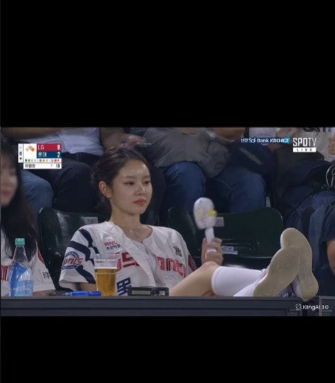 맹승지, 야구장 테이블에 발 올리고 격분까지…알고보니 AI 제작 영상