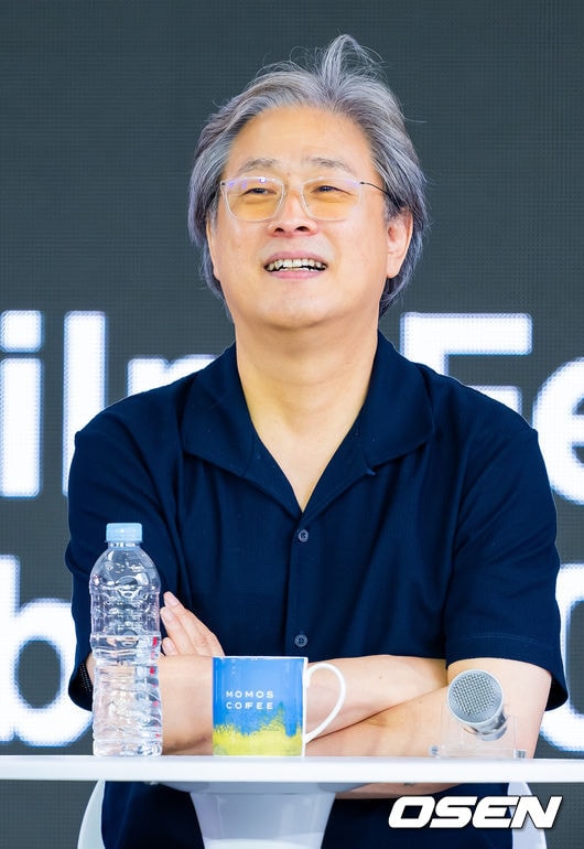 '칸 심사위원장' 박찬욱 감독 "韓 영화 점수 더 주진 않아..예술·정치 구분 NO" [Oh!쎈 이슈]