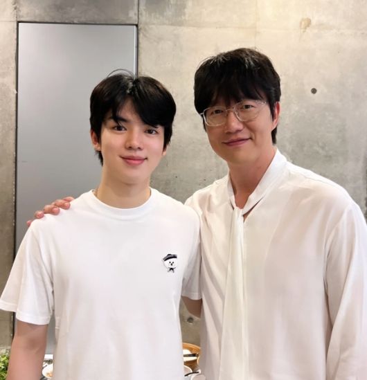 10kg 뺀 성시경, 차준환과 어깨 나란히..당당 투샷 "절대 굴하지 않는 미모" 팬 반응 폭발