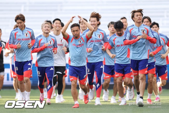 시작 전 주장이 사라졌다...엔도 빠진 일본, 이타쿠라 체제로 네덜란드전 들어간다