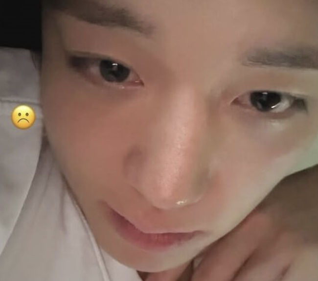"무슨 일 있나"..박지훈, 초근접 셀카에 팬들 걱정
