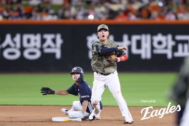노시환 끝내기 전, 이도윤 호수비 없었다면…김경문 감독도 인정 "위기 상황에서 좋은 수비" [오!쎈 대전]