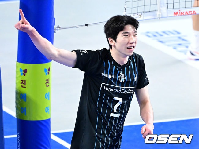 '허수봉 13억-강소휘 8억 남녀부 연봉킹 등극...2026-2027시즌 V리그 선수 등록 완료 [공식발표]