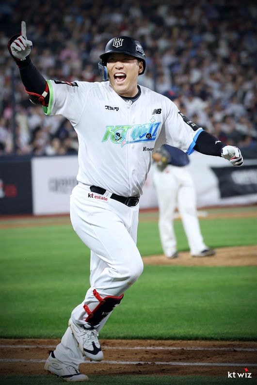 ‘기세 좋았는데’ 롯데 스윕 왜 무산됐나, ‘KS MVP 출신’ 50억 타격기계에 당하다 “김현수 투런포 덕에 승리”