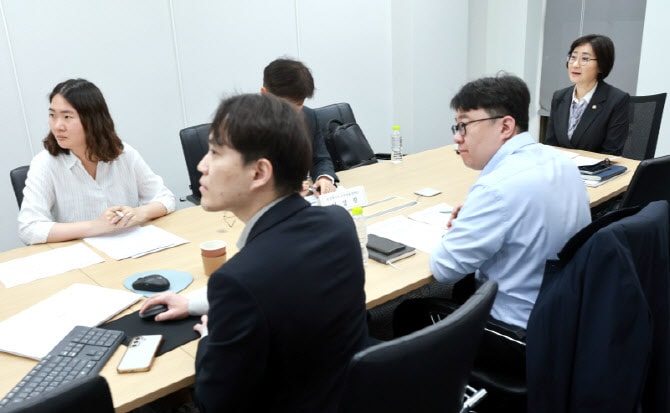 아동학대 대응체계 점검 나선 복지부…현장 공무원 의견 청취