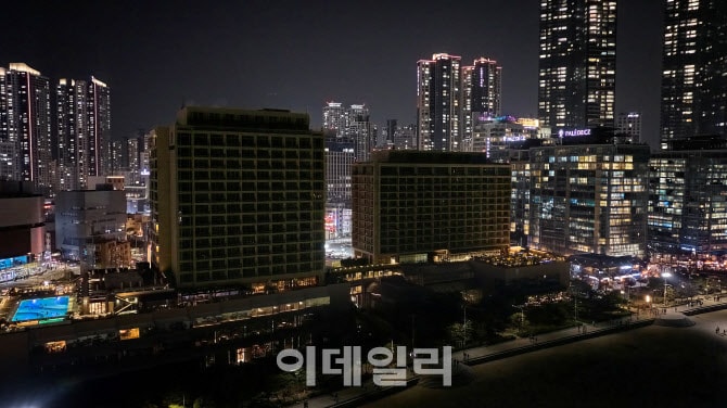 1시간 동안 불 꺼진 파라다이스 부산 …소등한 이유는?