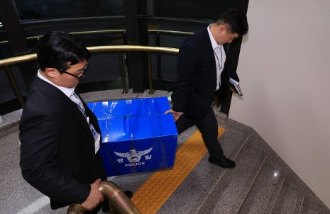 李대통령, 화상으로 靑수석들과 회의…"국정공백↓"