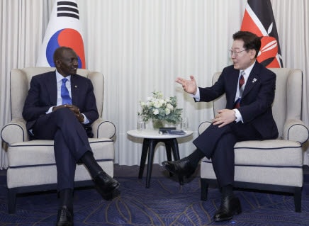 李대통령, 케냐와 정상회담…"국가발전 최대한 협력"