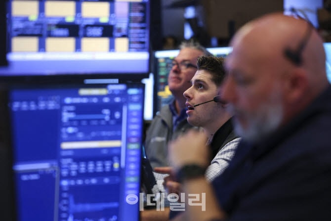 1년만 '최악의 한주' 보낸 반도체주…"매수 적기" 긍정론 '스물스물'