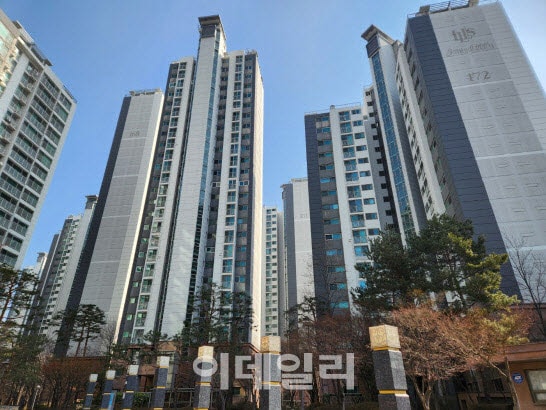 잠실엘스 다주택자, 내년 팔면 5억 아낀다… 양도세 17억→12억