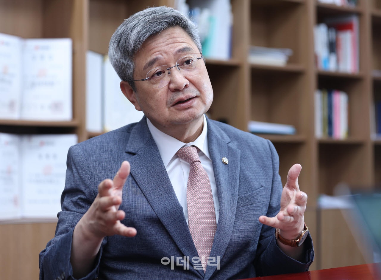 김장겸 "'靑 V0' 김현지, 용혜인 뒷배 의혹 못 가려"