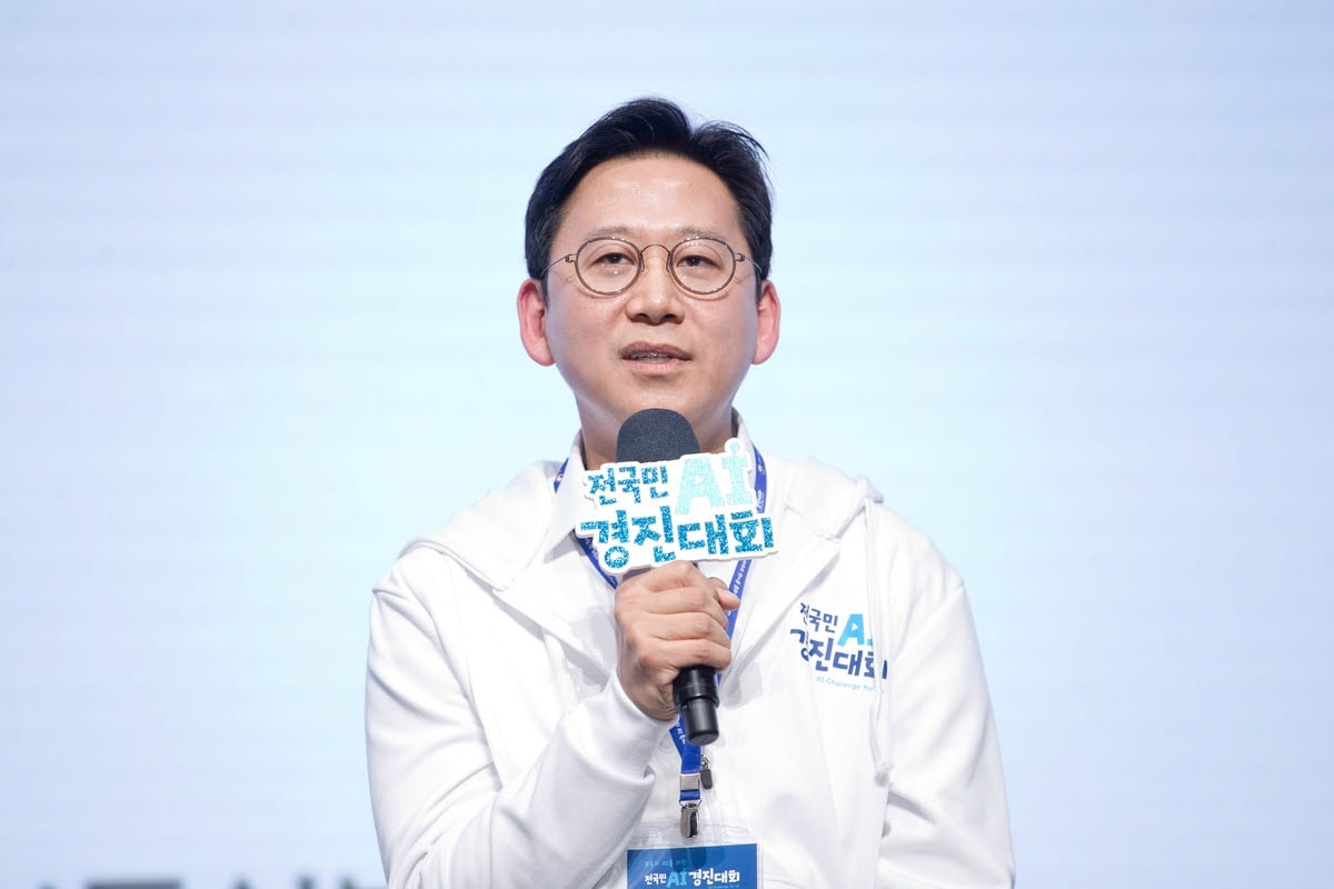 “우리 아이, AI부터 가르쳐야 할까?”…배경훈 부총리가 말한 의외의 답