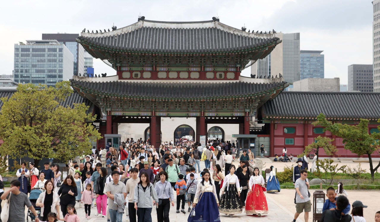 개천절 연휴 집회·축제·마라톤…서울 곳곳 교통통제[사회in]