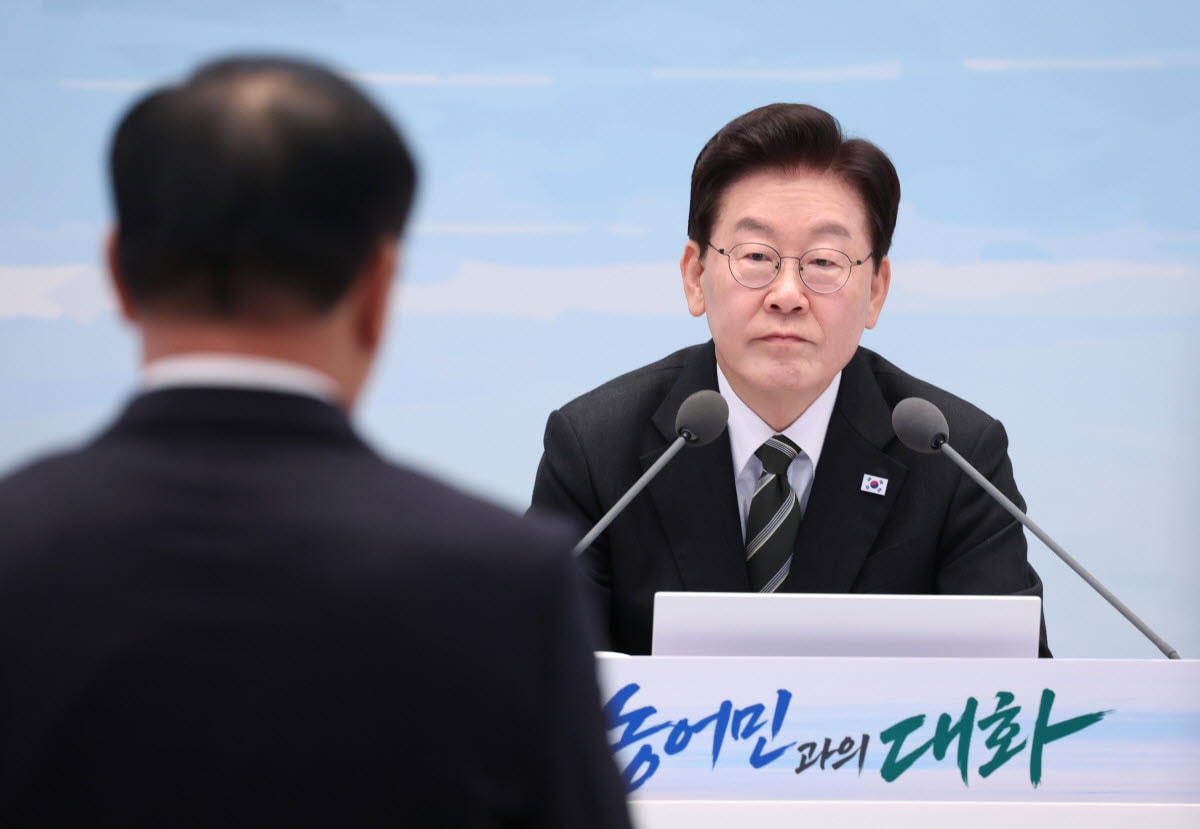 "수출로 번 돈, 농업 피해 보상에 써야"…李, 수출부담금 재차 꺼냈다