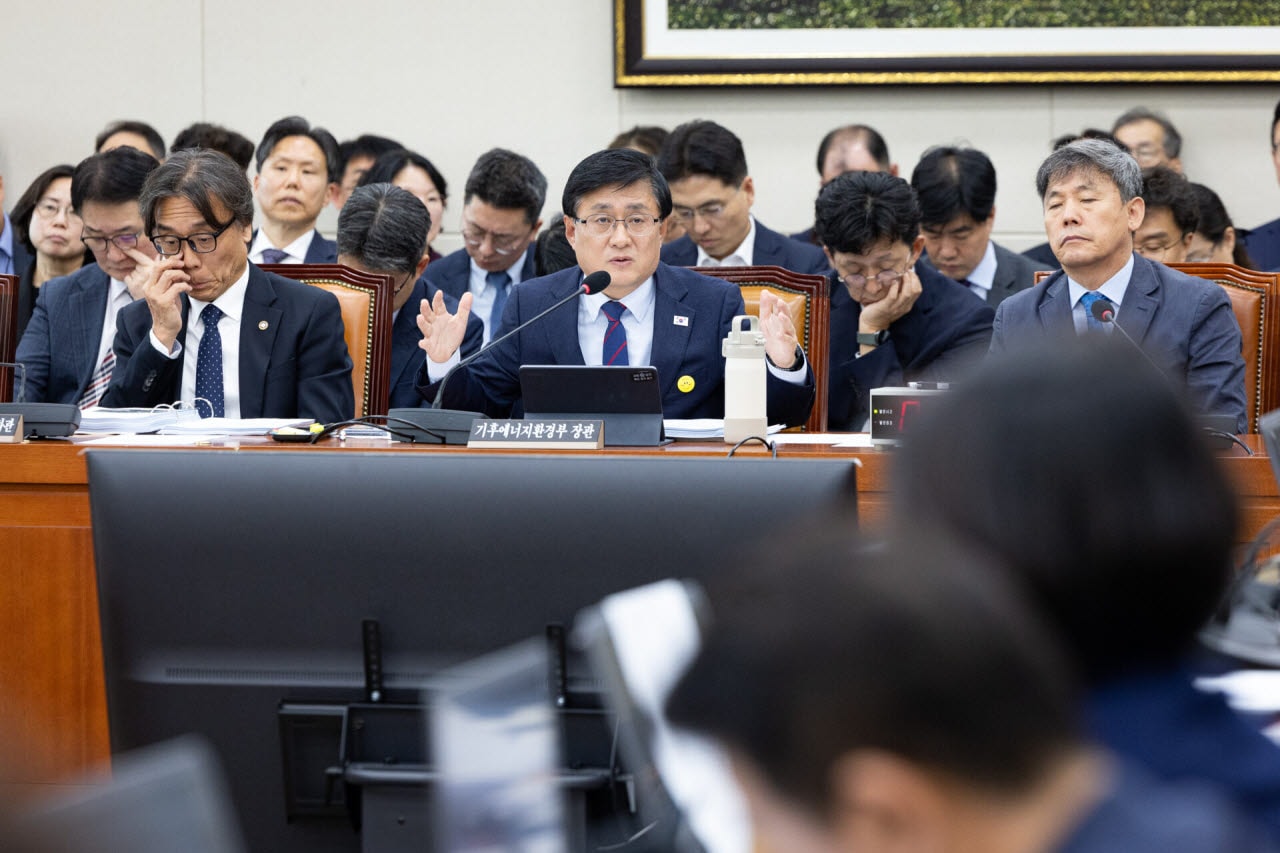 한전 사채 한도 정상화 차질…김성환 “내년까지 2배로 줄이기 어려워”