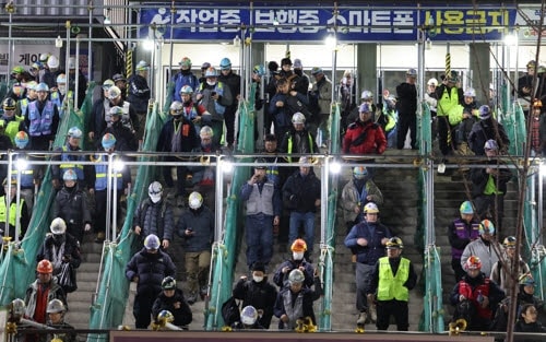 “가난한 10명 중 7명 제자리”…부자 10명 중 9명도 그대로