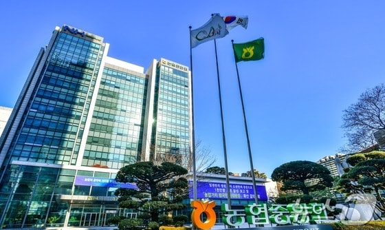 농협금융 '2.5조' 흑자 vs 농협경제 '적자'…농협 지주 격차 고착화하나