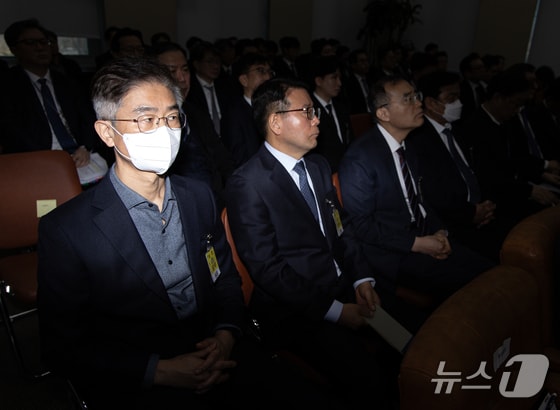 '내란 가담 1심 유죄' 김봉식·목현태…'파면' 중징계 의결