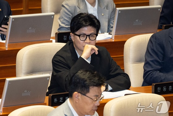 '공격수' 존재감 드러낸 한동훈…국감선 '北 포로·지뢰' 정조준