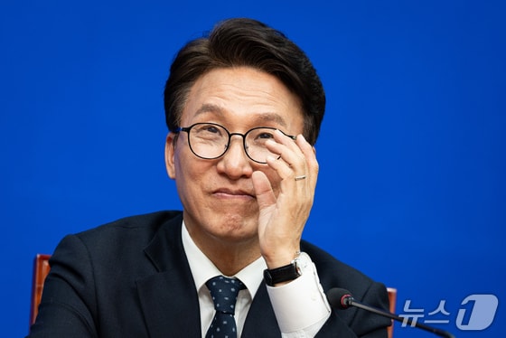 김민석, 부산 2박 3일 뜬다…북극항로·돔 아레나 초점