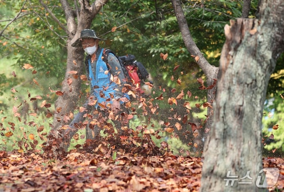 일교차 최대 15도…경기 북부·강원 산지 빗방울 [오늘날씨]