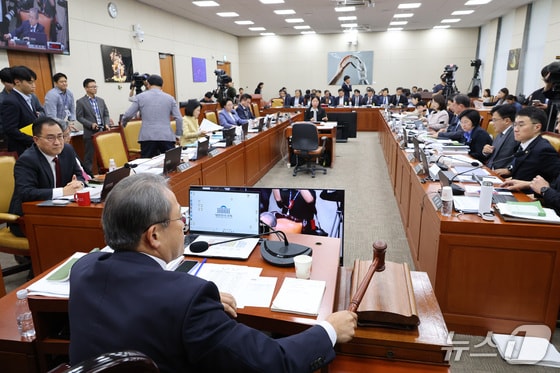 후반전 접어든 국감, 커지는 여야 공방…공소청·종합감사 주목