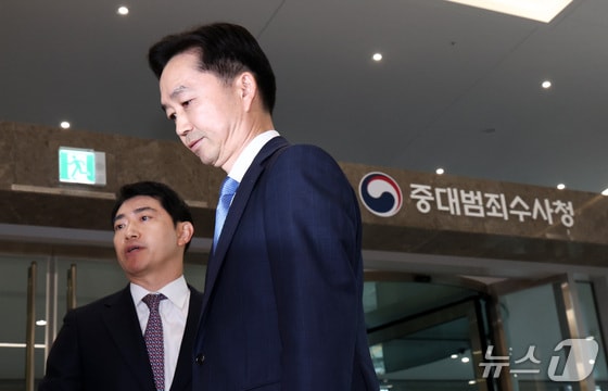 "수사 대상 매주 만나는 격"…중수청장 '국무회의 배석' 논란 계속