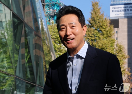 오세훈 '2심 무죄'에 엇갈린 반응…與 "무죄 자판기" 野 "사필귀정"