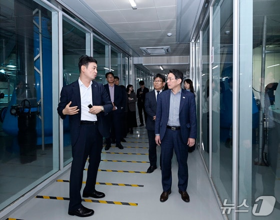 기획차관, 부산찾아 "재정지원 성과, 기업 경쟁력으로 평가해야"