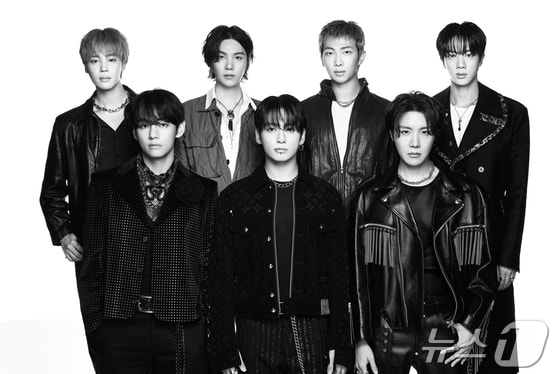 방탄소년단, 英 오피셜 싱글 차트 2위로 진입…앨범 차트는 1위