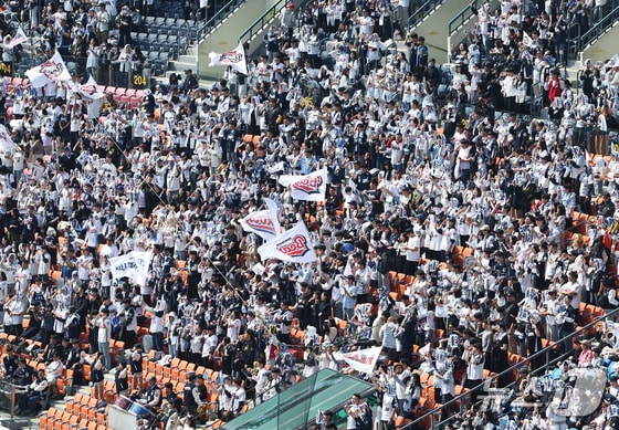프로야구 두산, 잠실 홈경기 9연속 매진…단일 시즌 최장 신기록