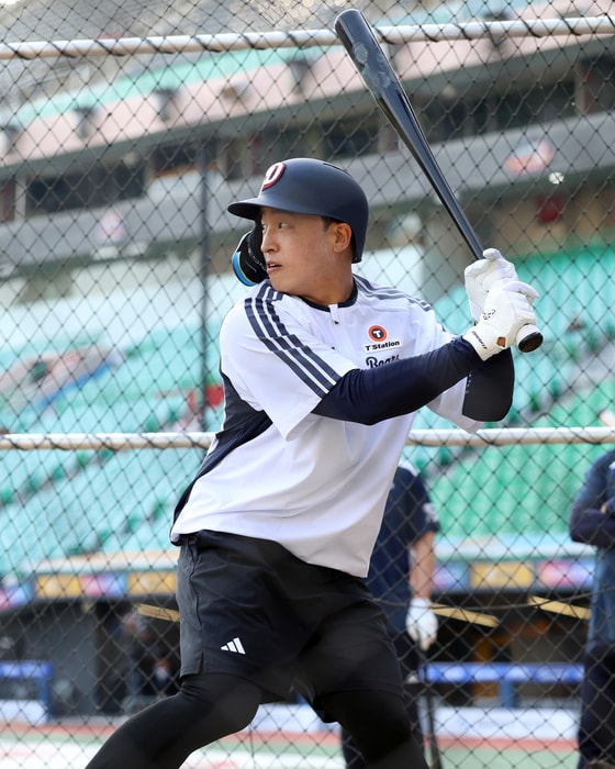 두산 손아섭, 트레이드 첫 경기부터 홈런포…240일 만의 '손맛'