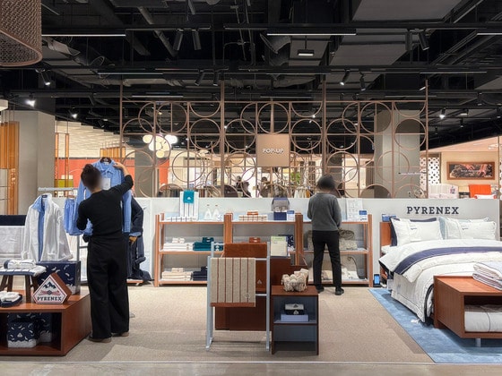 "봄이 왔어요"…유통업계, 나들이 고객 겨냥 팝업·할인 프로모션