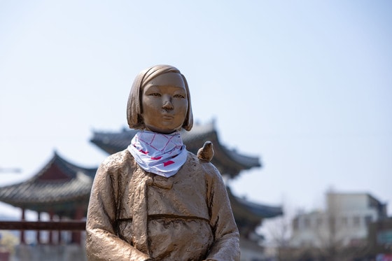 "무능했던 조선, 일본 식민 지배 덕분에 잘 살아" 뜬금없는 주장 '몰매'