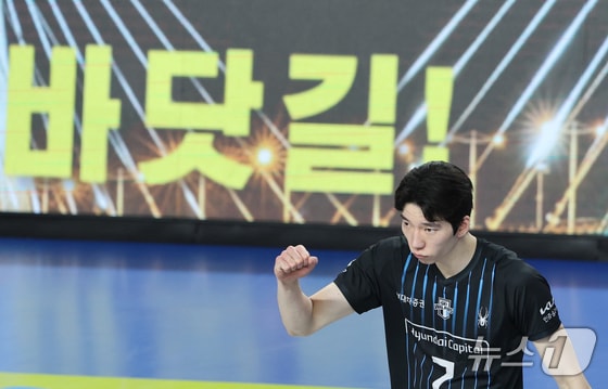 허수봉, 보수 총액 13억원에 현대캐피탈 잔류…남자배구 역대 최고액