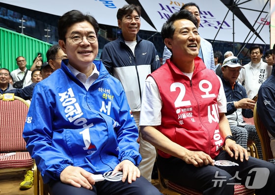 與 "추가 TV토론? 시민 이맛살만 찌푸려"…野 "침대축구로 기만"