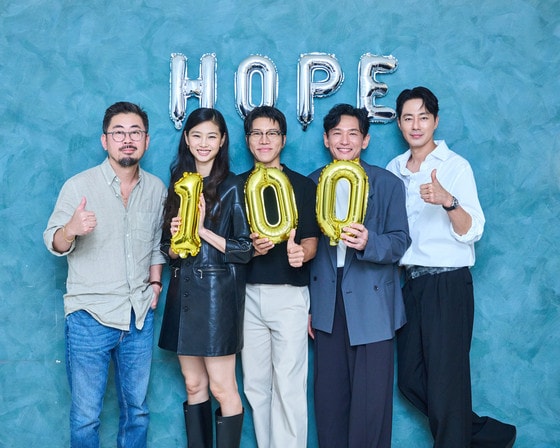 '호프', '군체' 보다 빠르다…개봉 3일만에 100만 돌파
